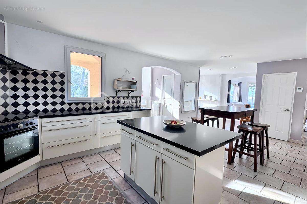 ACHAT d'une Villa 137 m² avec piscine – 4 chambres – Terrain 6 000 m² – Brignoles - photo 5
