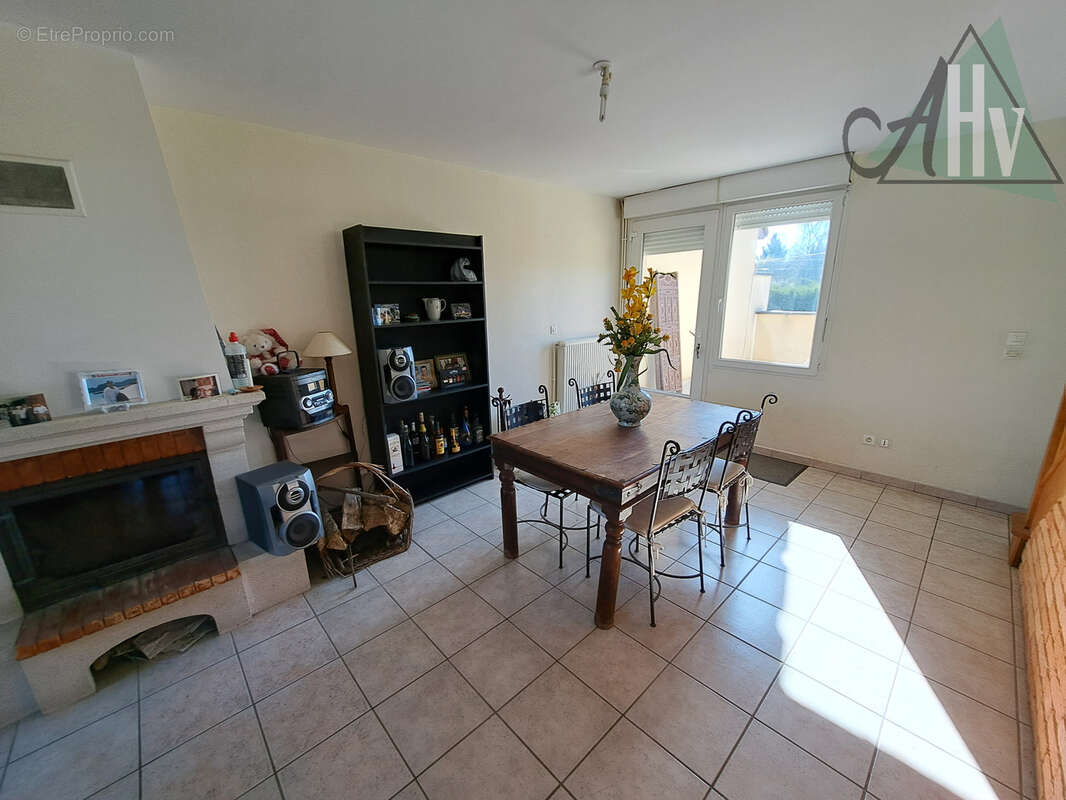 VILLEBOUGIS - Maison rénovée de 130 m2 avec 4 chambres, sous-sol et jardin. - photo 8