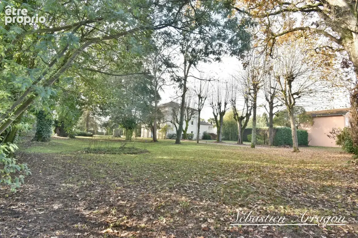 Maison de maître du XIXᵉ siècle à Villeneuve-sur-Lot – 460 m² – Parc de 8 300 m² – Piscine – Centre-ville à pied - photo 41