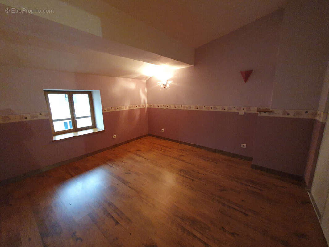 Appartement à SAINT-LAURENT-SUR-SAONE