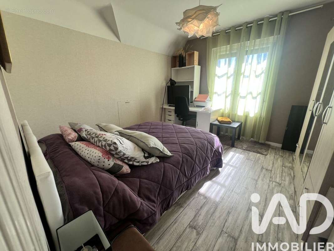 Photo 6 - Maison à SAINT-REMY-EN-ROLLAT