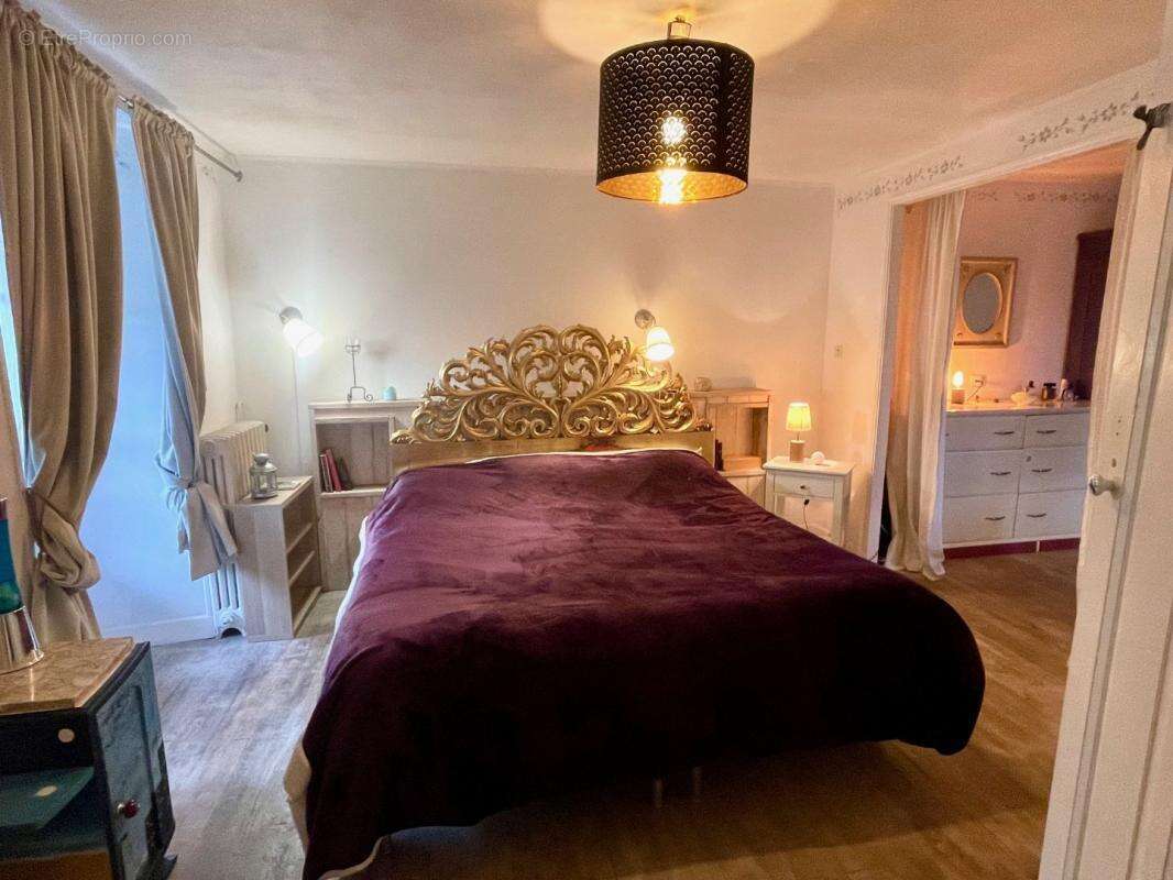 Maison à SAINT-BONNET-LA-RIVIERE