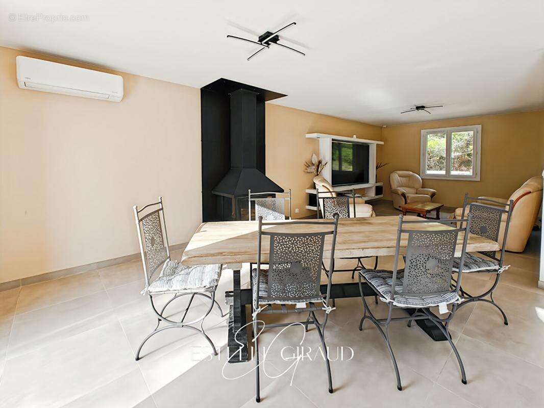 Maison à AIGUES-VIVES