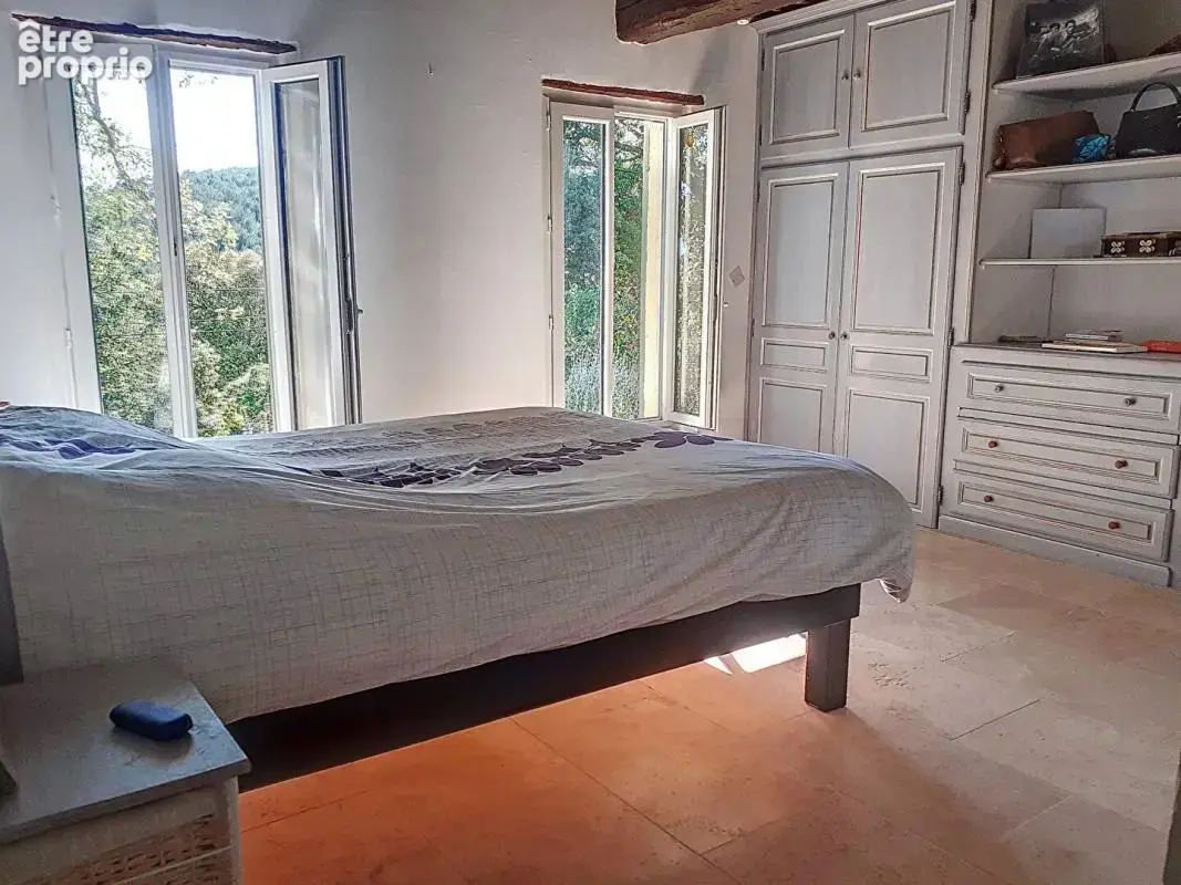 Villa sur 5689m²  de terrain avec vue exceptionnelle et piscine - La Roquebrussanne - photo 9