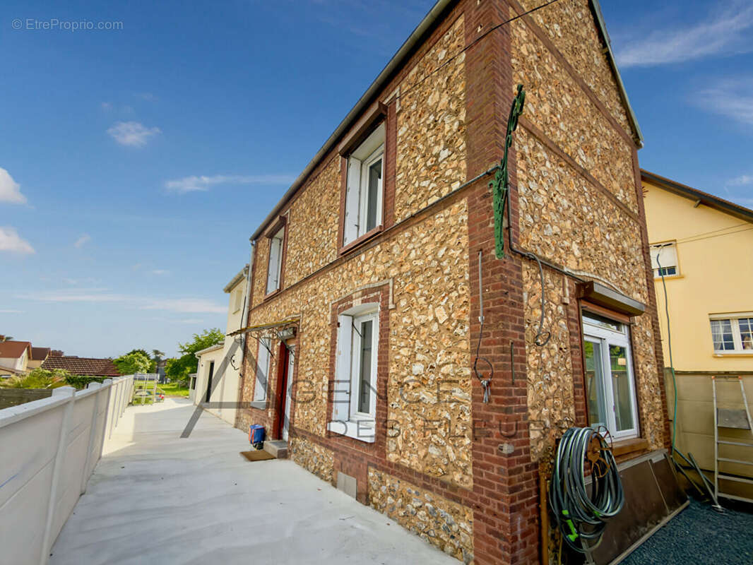 Maison à OISSEL