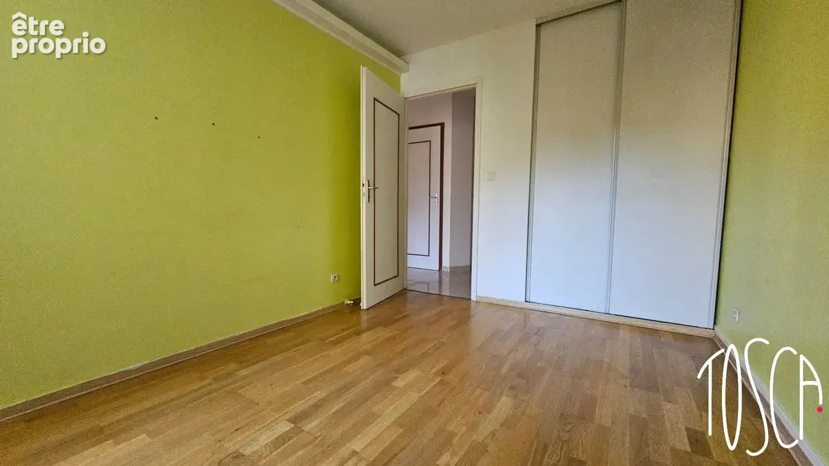 Thiais - quartier apollonia - 4 pieces - balcon - box - proche commerces - photo 8