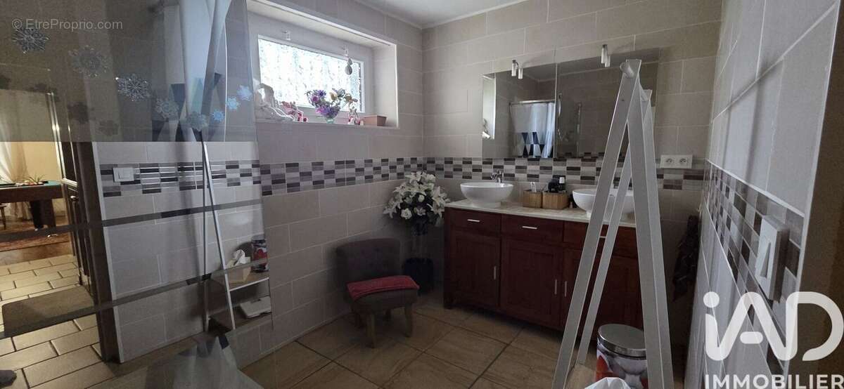 Maison 232 m² à Montredon  - photo 8