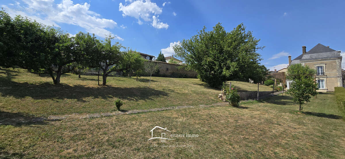 Maison de caractère 19ème siècle - 234m2 - terrain 1320m2 - photo 13