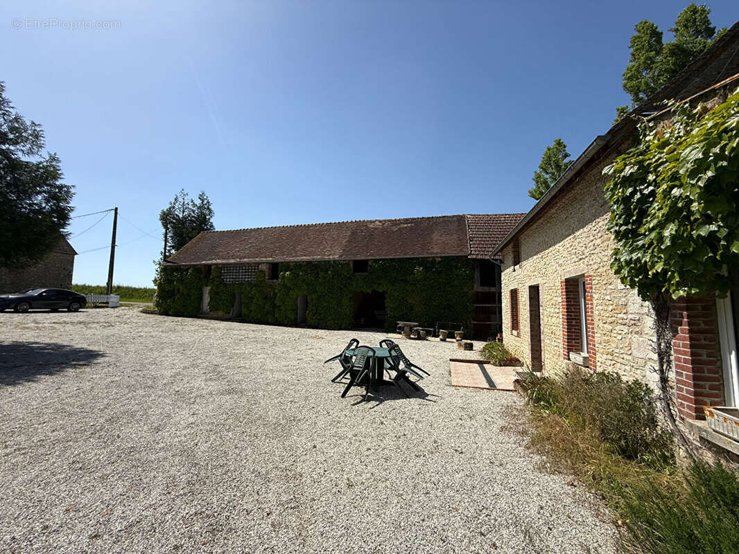 Magnifique corps de ferme sur 7000m²  - sees (périphérie) - photo 10