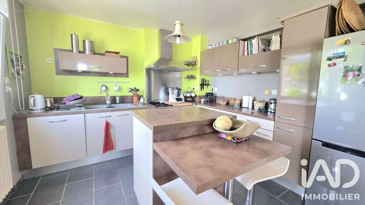 Maison 163 m² à Saint-Ave  - photo 6