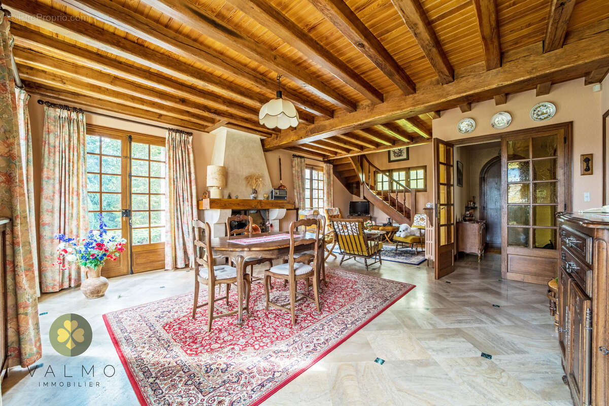 Maison à COURGENT