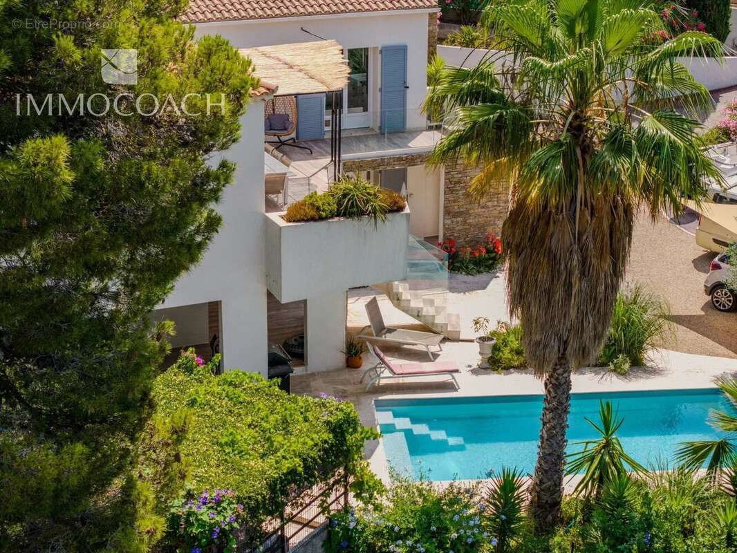 Maison à CARQUEIRANNE