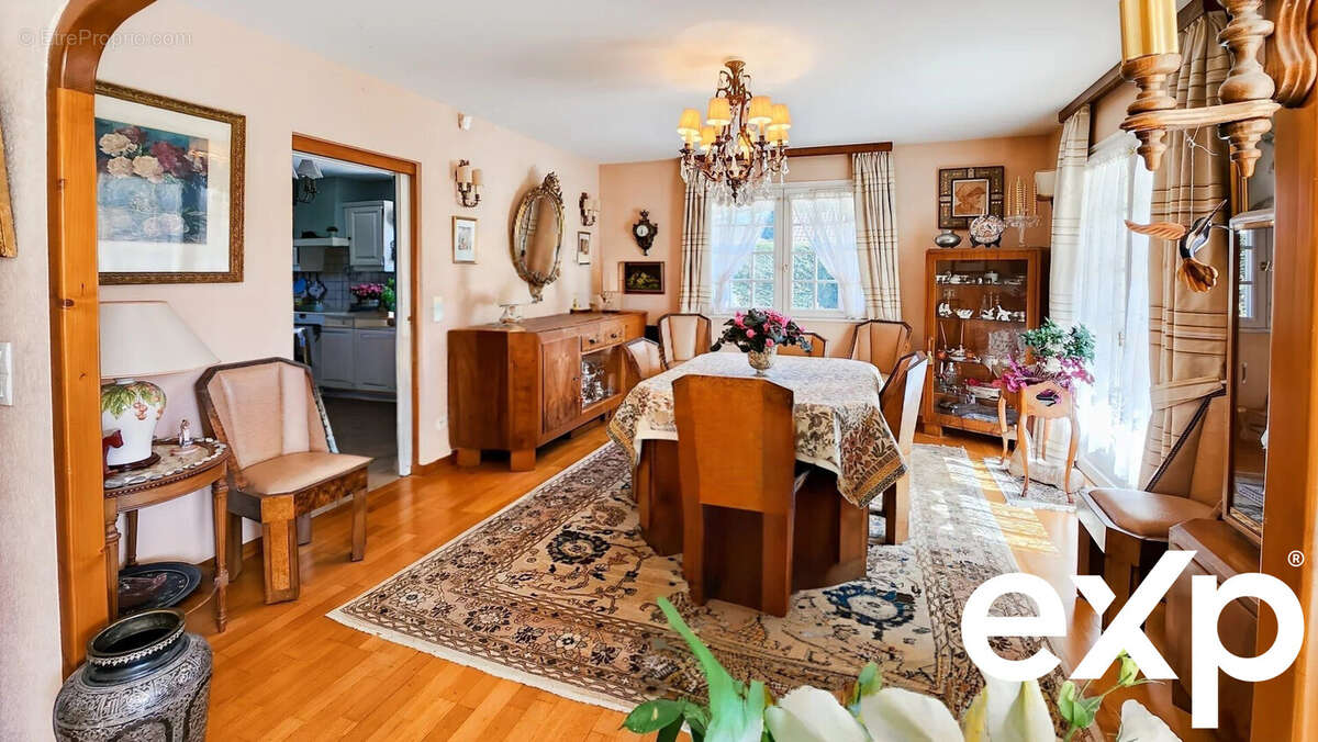 Maison à CHENS-SUR-LEMAN