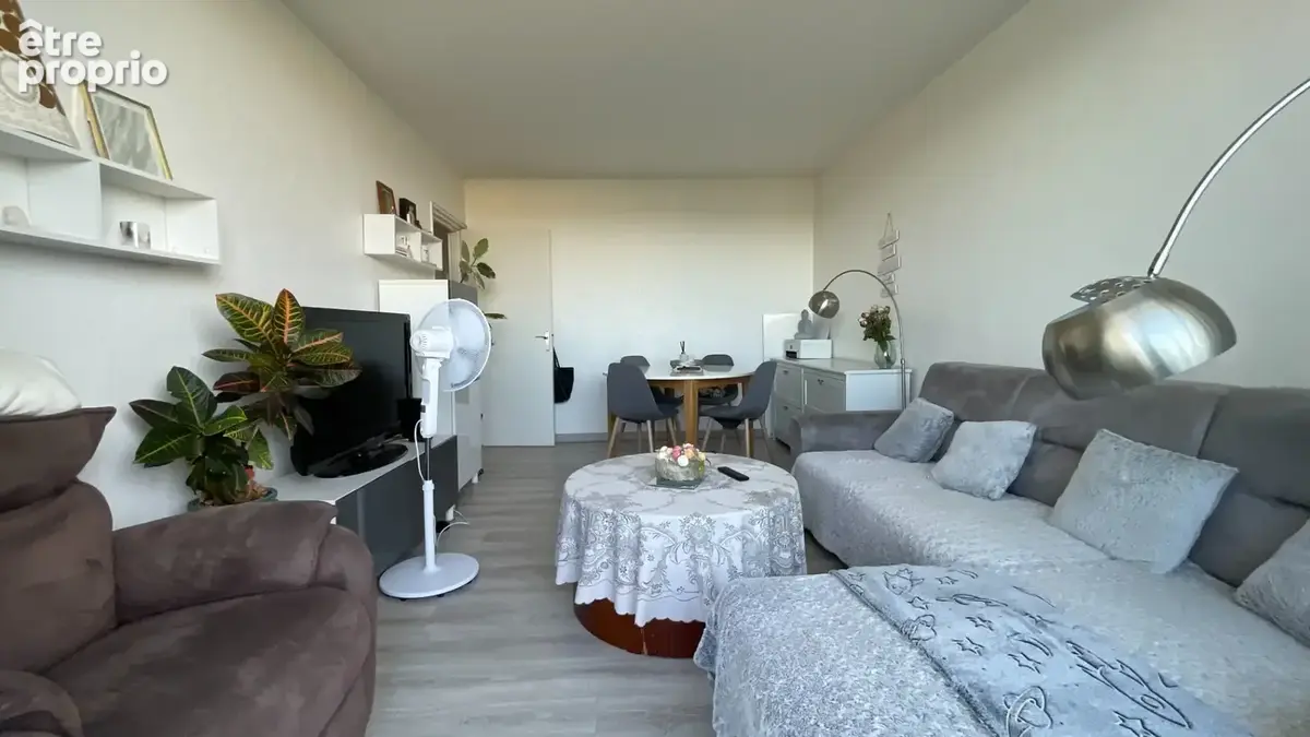 Appartement T3 Lumineux avec Balcon, Parking et Cave-LES CLAYES SOUS BOIS (78) - photo 2