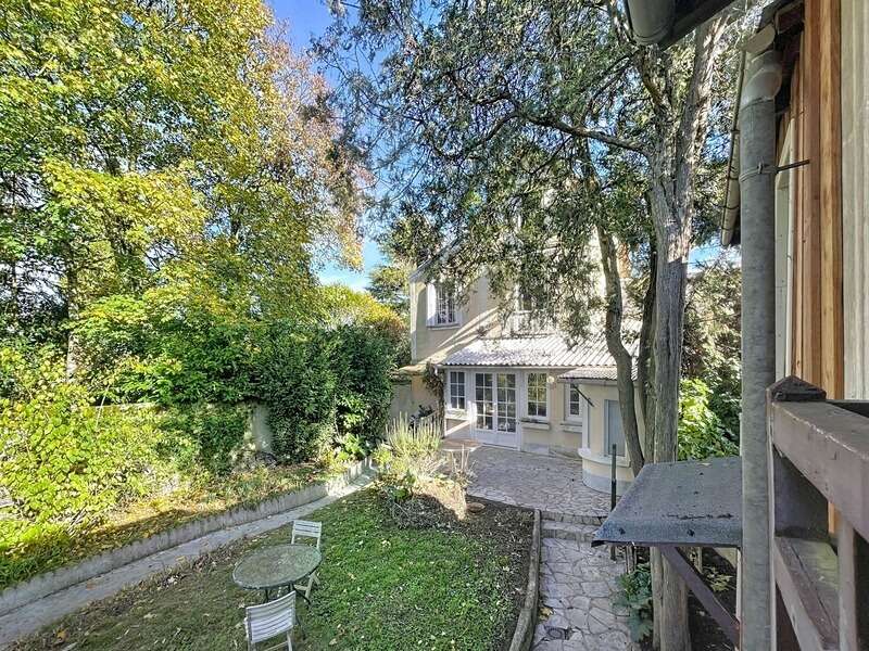 Maison à SAINT-CYR-SUR-LOIRE