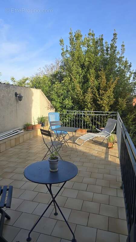 Maison à VENEUX-LES-SABLONS