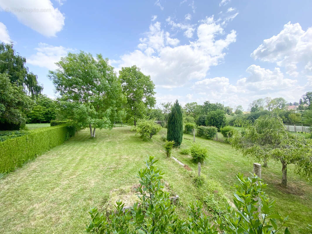 Maison à LOUAN-VILLEGRUIS-FONTAINE