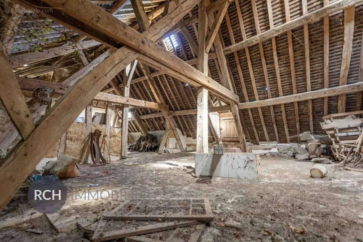 Maison à LA QUEUE-LES-YVELINES