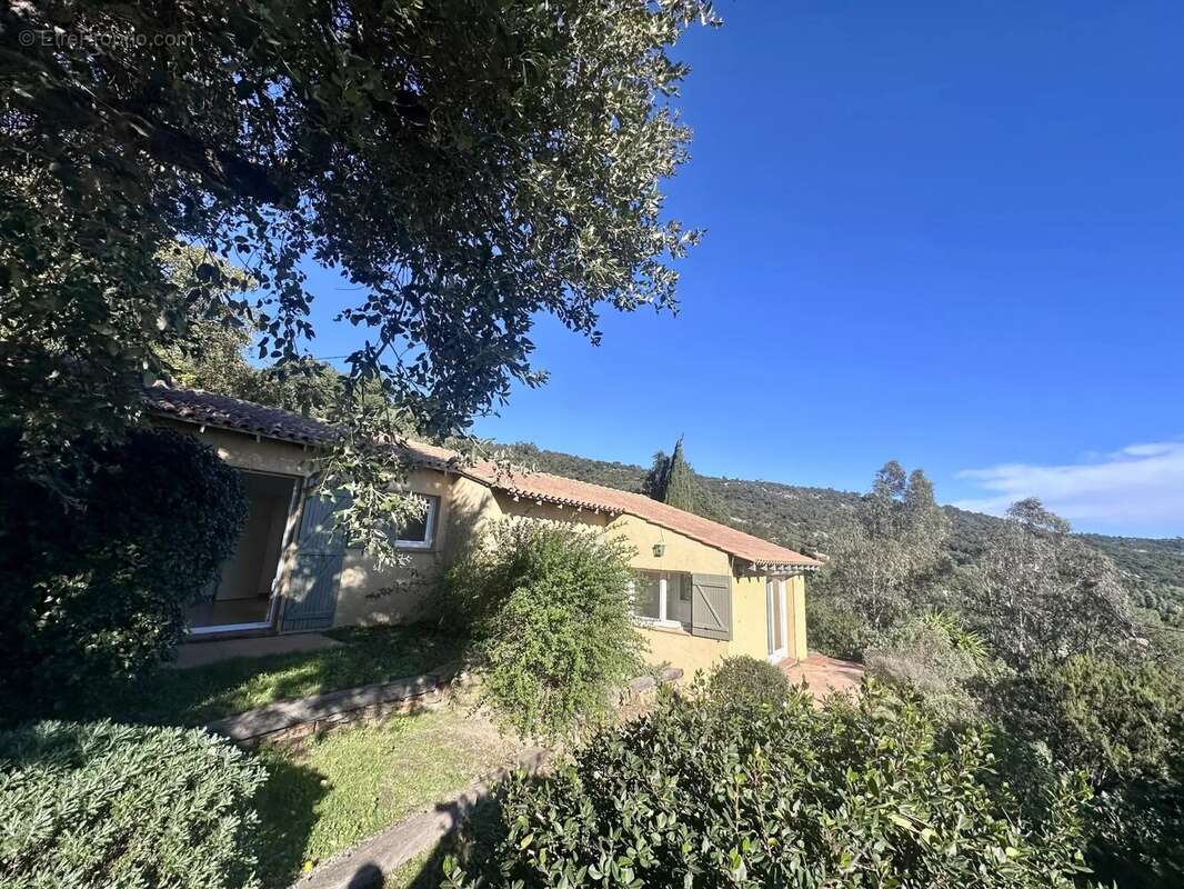 Maison à PLAN-DE-LA-TOUR