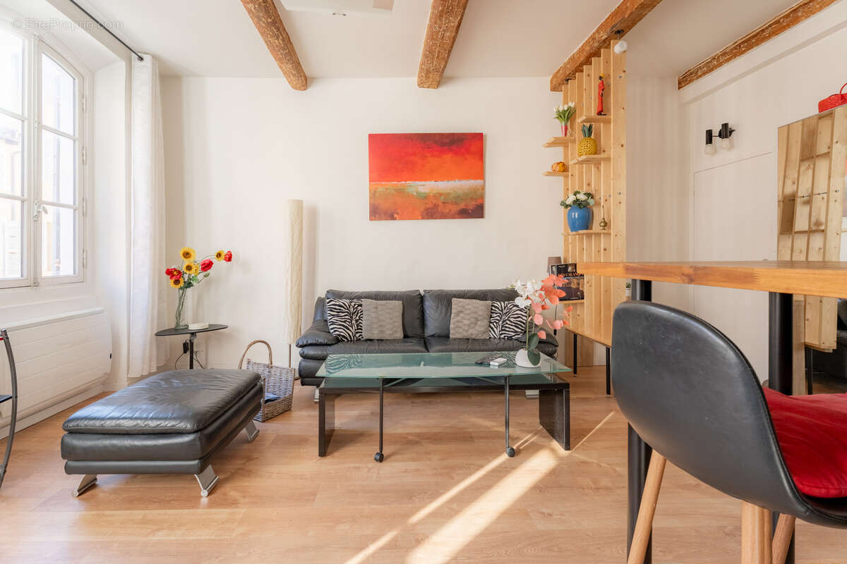 Appartement à MARSEILLE-1E