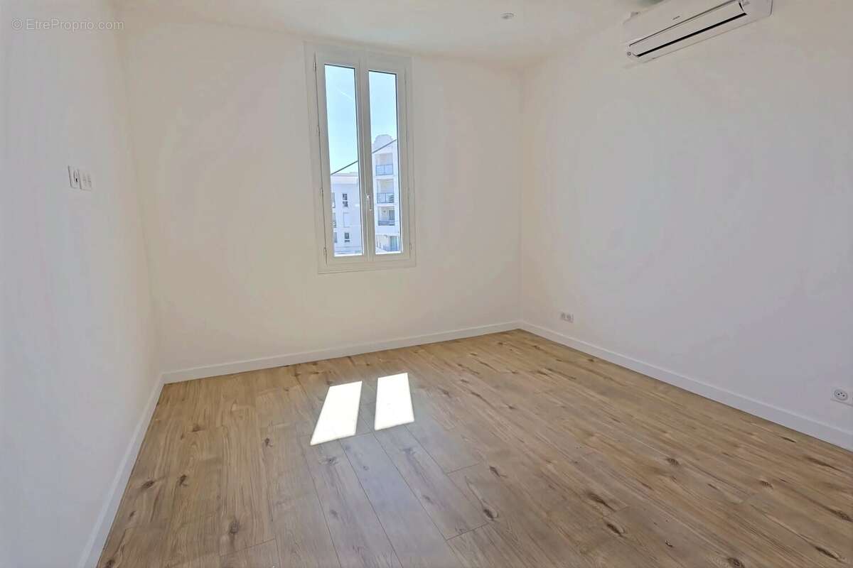 Charmant duplex 3 pièces entièrement rénové – Antibes, à deux pas du centre-ville - photo 6