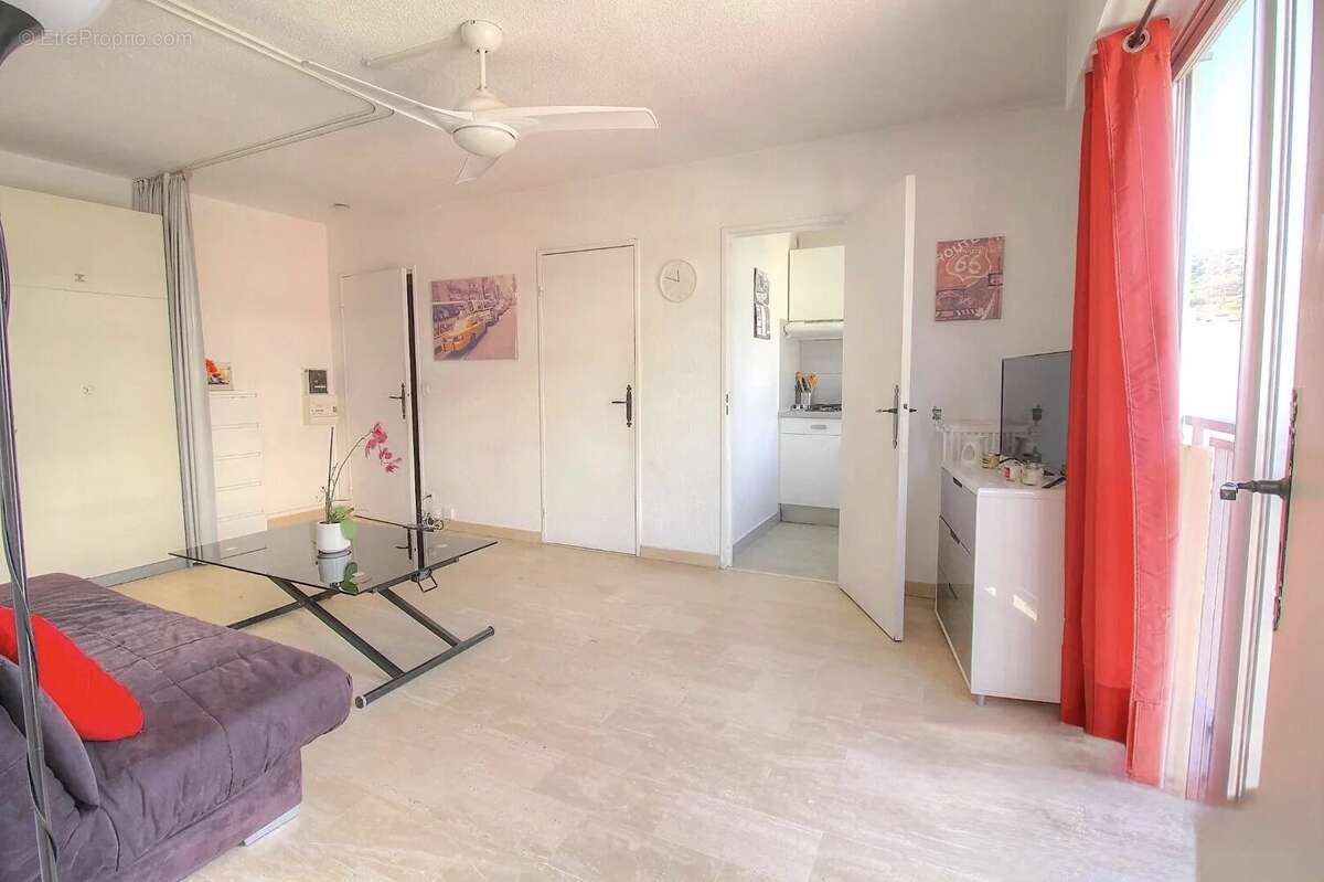 Appartement à VALLAURIS