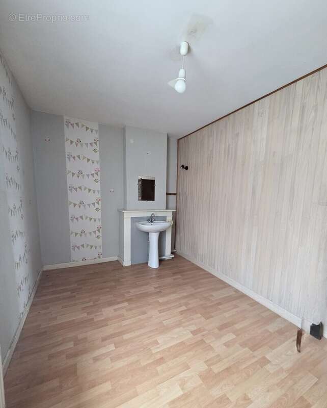 Maison à AULNOYE-AYMERIES