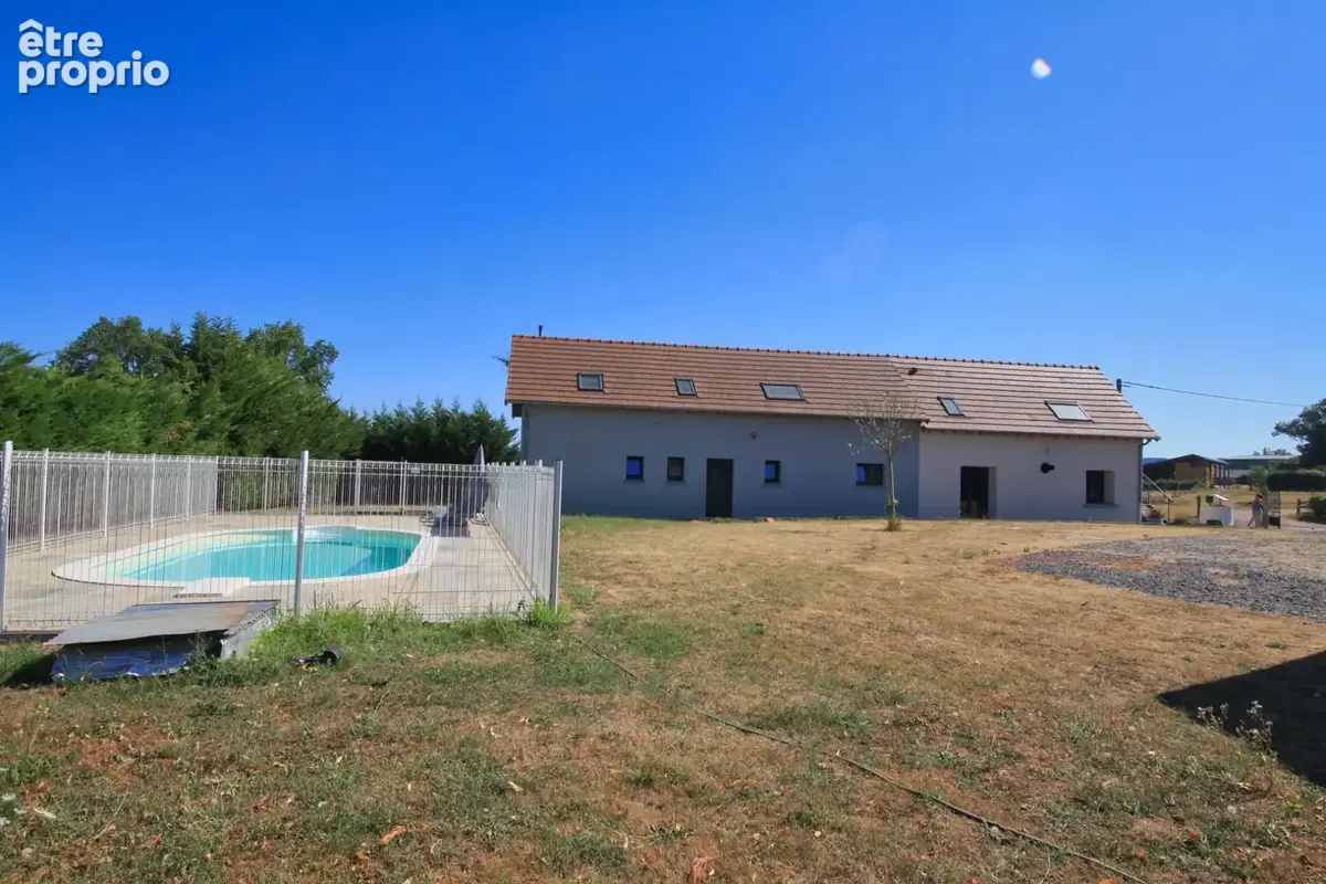 Belle longère rénovée en 2021, avec de beaux volumes, sur un terrain de 2 hectares - photo 10