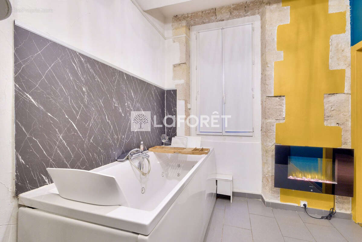 Appartement à MARSEILLE-1E