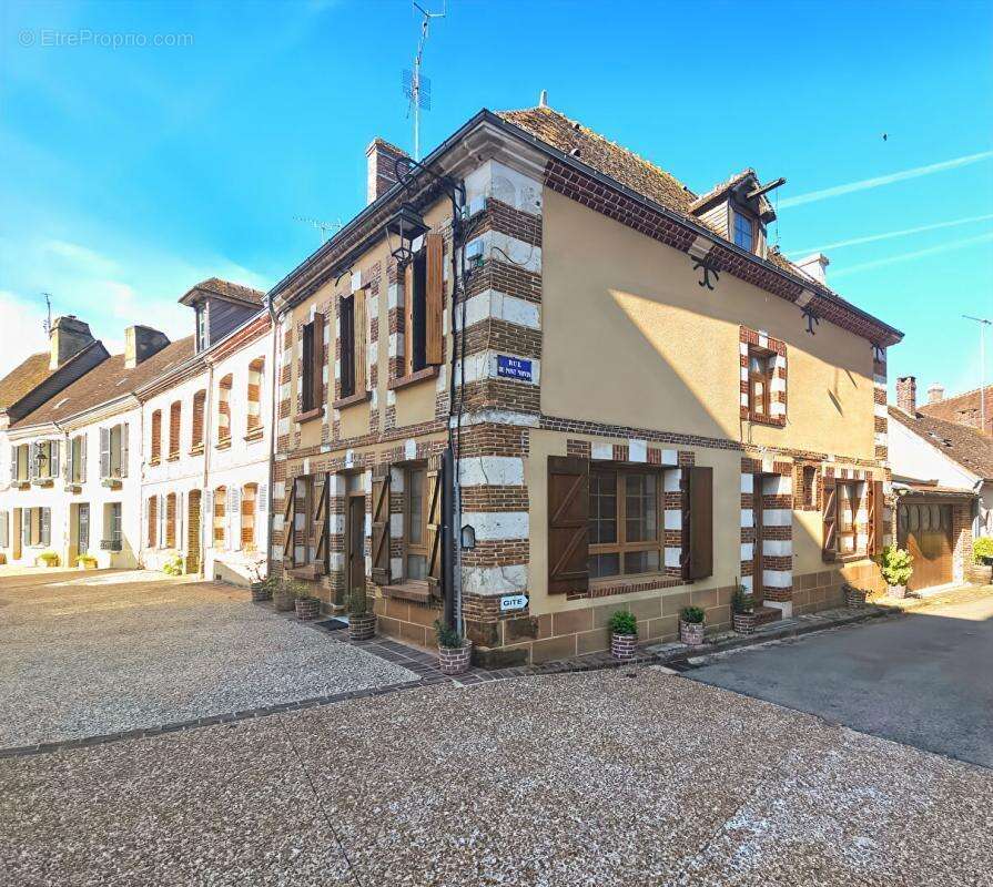 Maison à LONGNY-AU-PERCHE