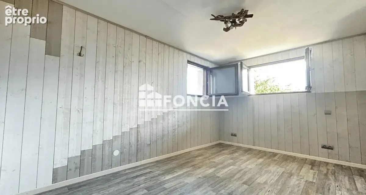 Villa spacieuse avec T2 indépendant, vue dégagée et vaste garage - photo 14