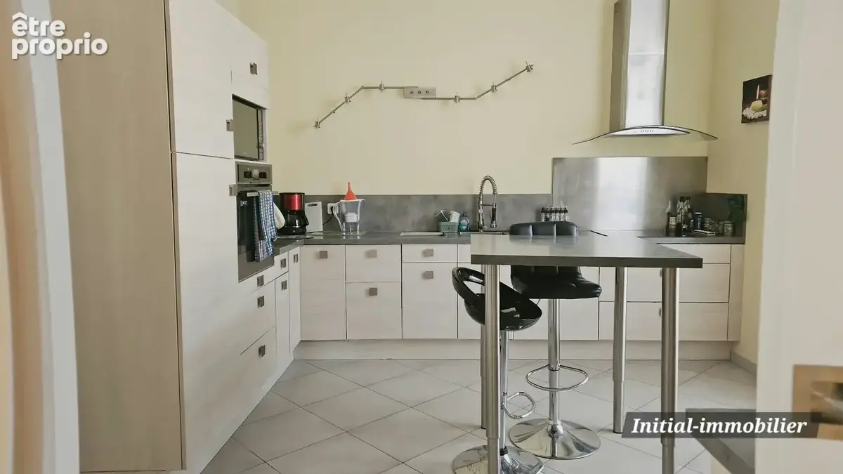 Maison de village rénovée de 125 m2 avec sa dépendance chauffée et terrain de 540 m2 - photo 2
