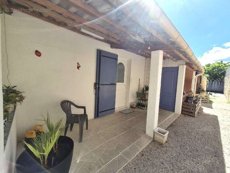 Maison à PEYNIER
