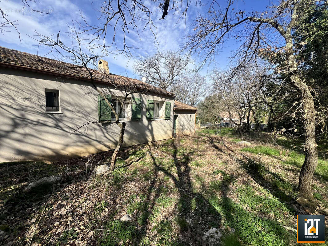 Maison à SAINTE-ANASTASIE