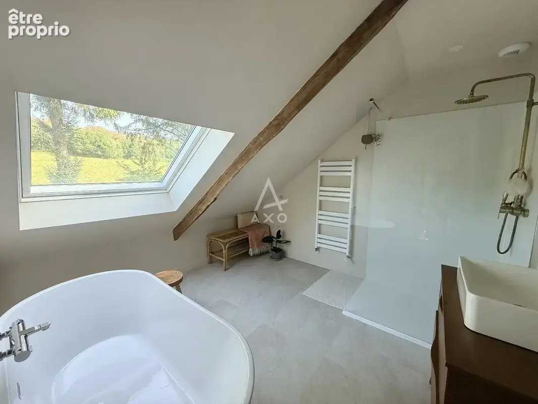 Une propriété rare, rénovée avec goût, où charme et sérénité se rencontrent - photo 13