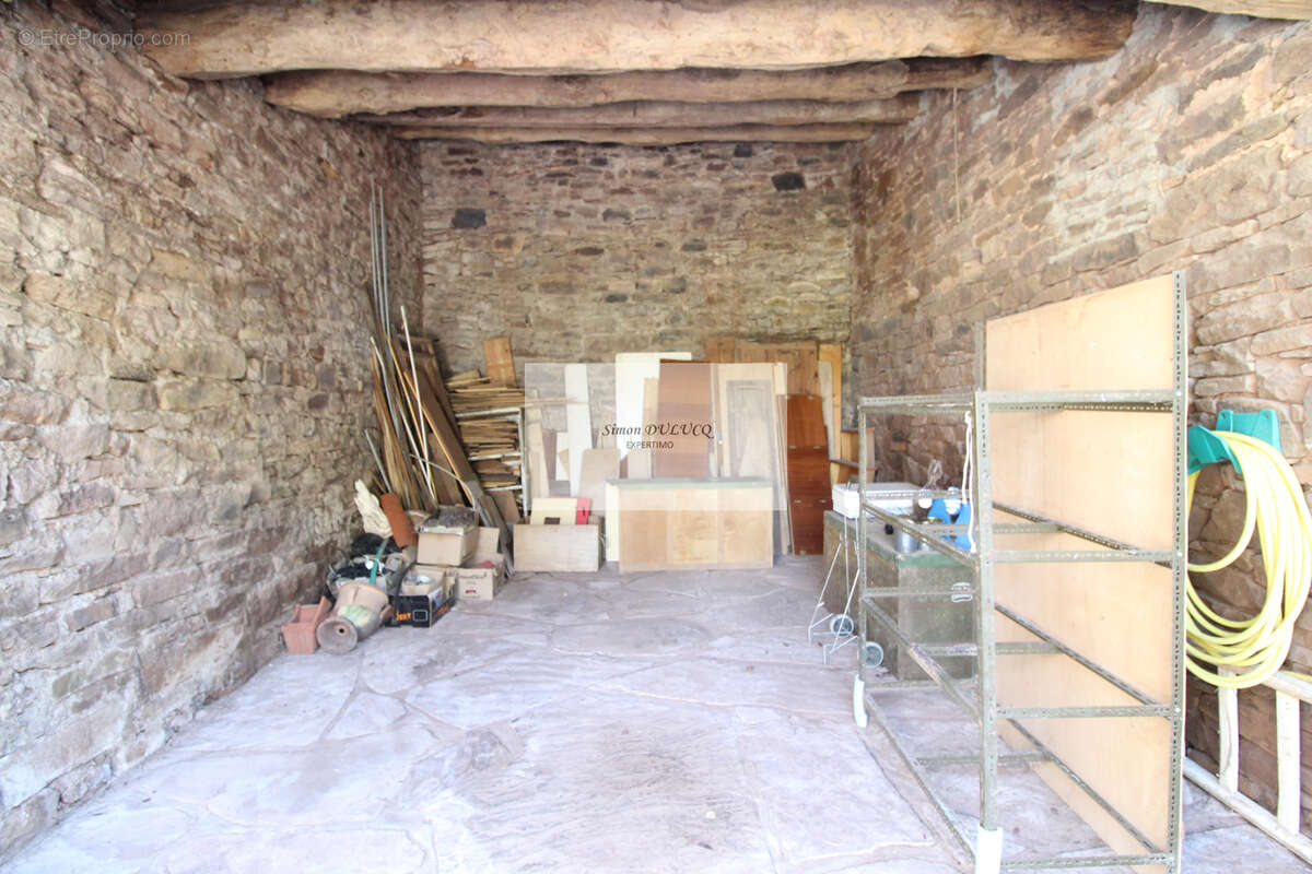 Propriété de 226 m2 avec piscine, dépendances et grand terrain arboré - photo 12