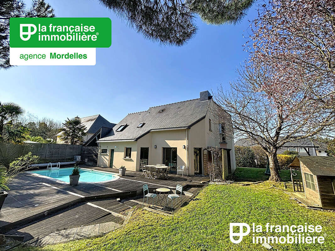 A VENDRE - Domaine Cicé Blossac - propriété 7 pièces - photo 4