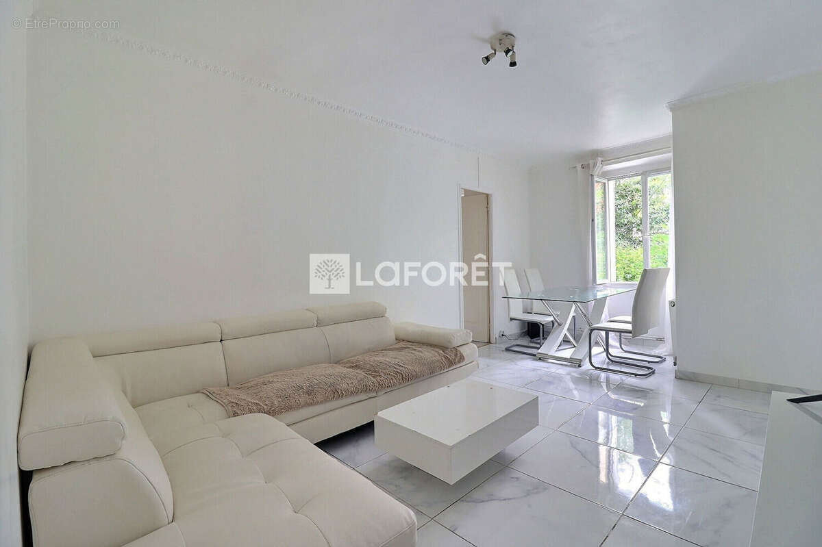 Appartement à L&#039;ILE-SAINT-DENIS