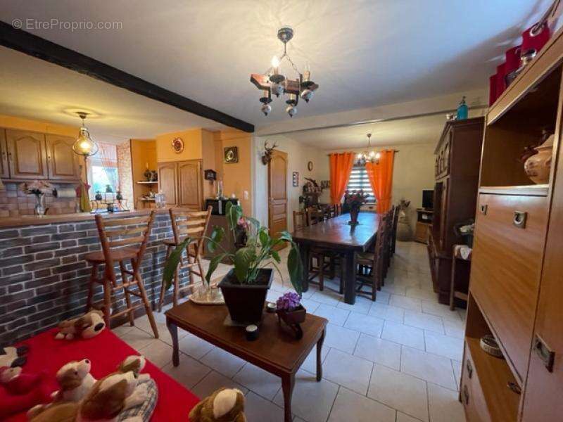 Maison à COURBEHAYE