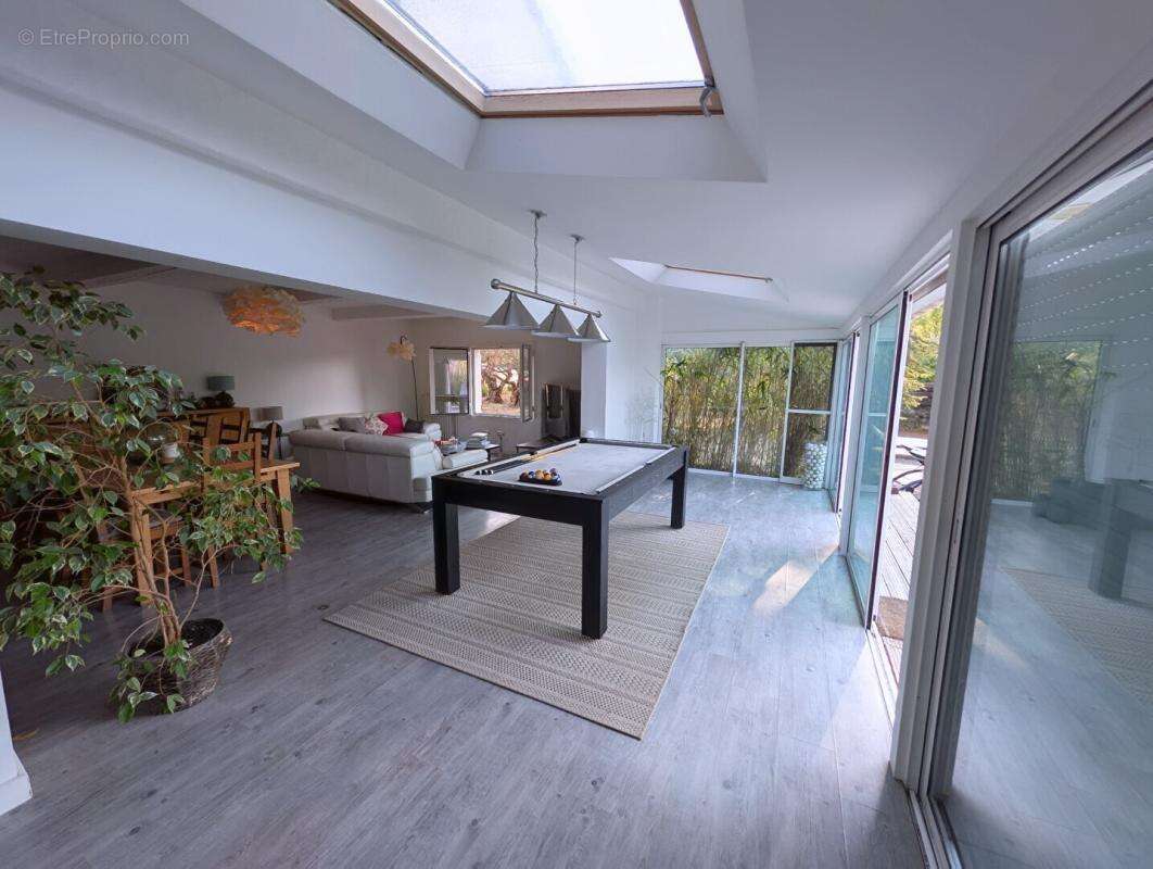 Maison 171 m² à Villecroze  - photo 5