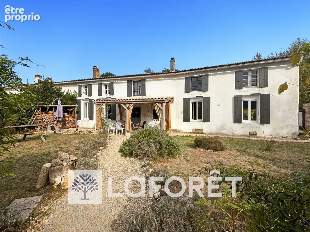 Photo Maison à Gemozac au prix de 268 700€