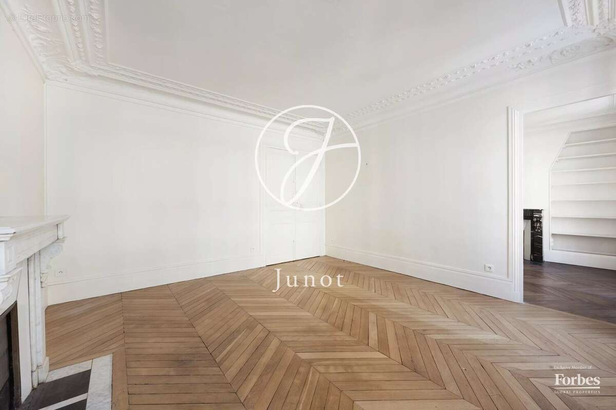 Appartement à LEVALLOIS-PERRET