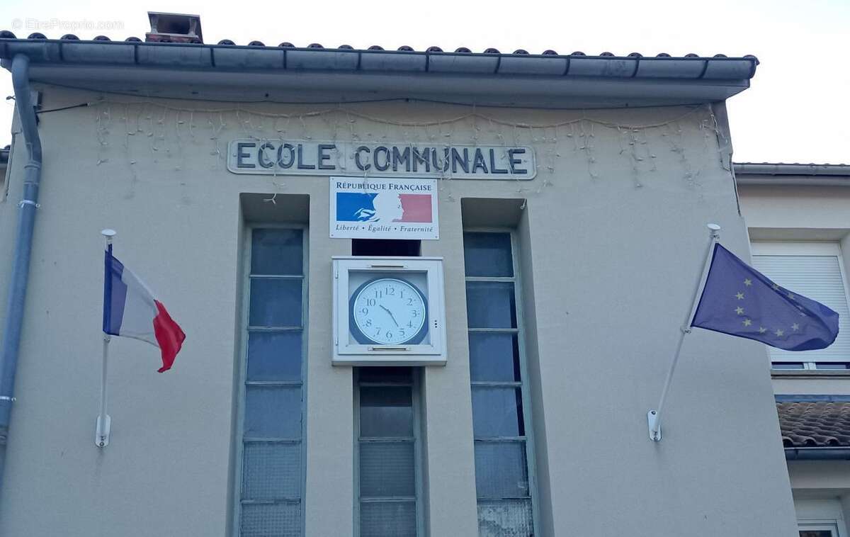 Maison à CAMARET-SUR-AIGUES