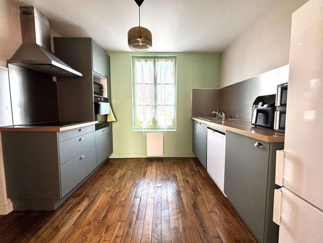 Maison à NEUVIC-ENTIER