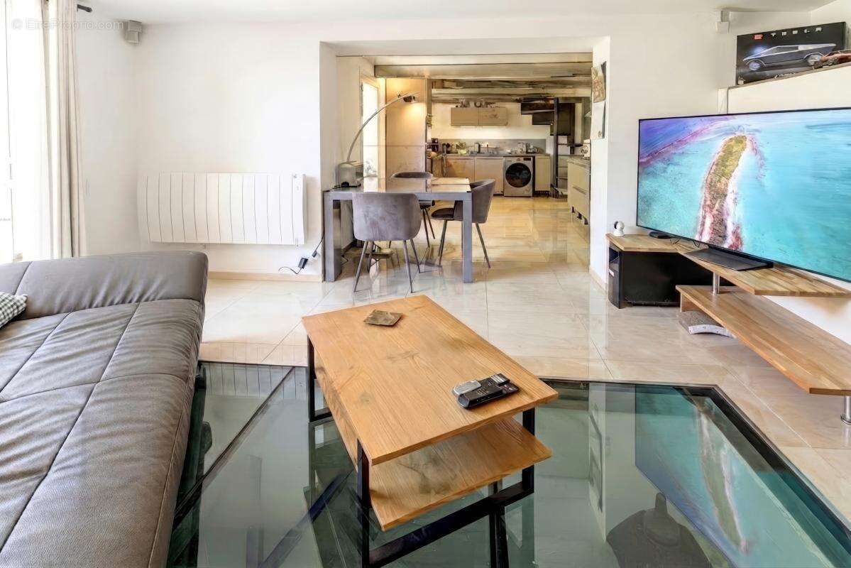 Maison de caractère de 175 m² avec appartement indépendant, jardin, jacuzzi et garage – carros village - photo 25