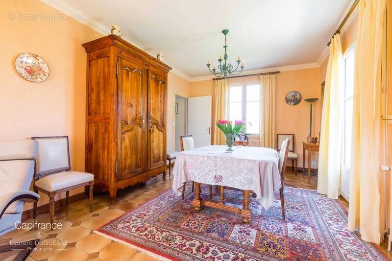 Maison à HAUTEVILLE-LES-DIJON
