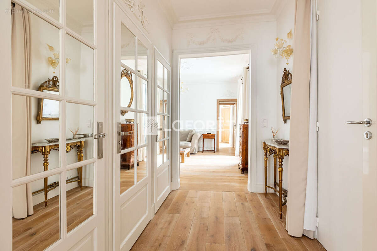 Appartement à PARIS-3E