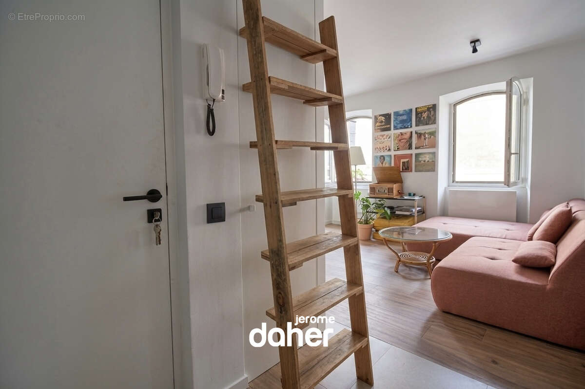 Appartement à MARSEILLE-6E