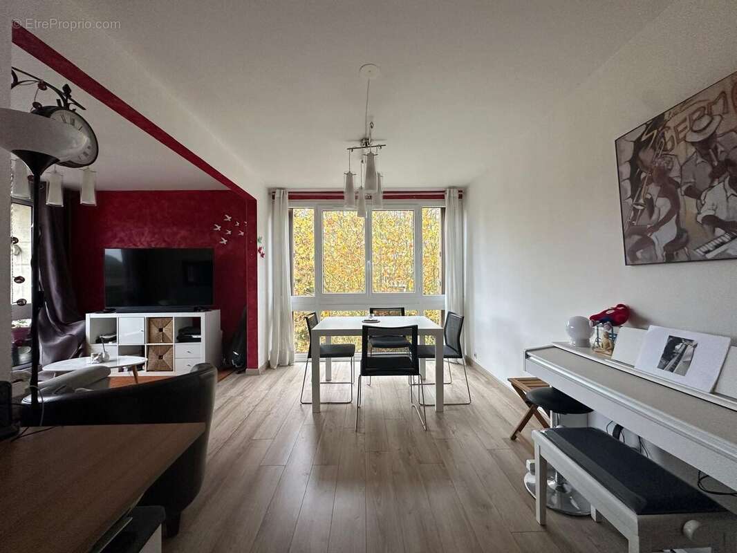 Appartement à FONTENAY-LE-FLEURY