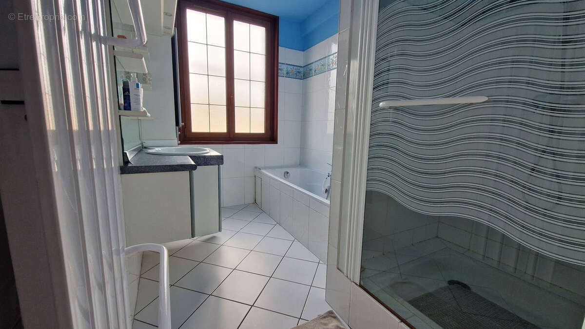 Maison à MAIGNELAY-MONTIGNY